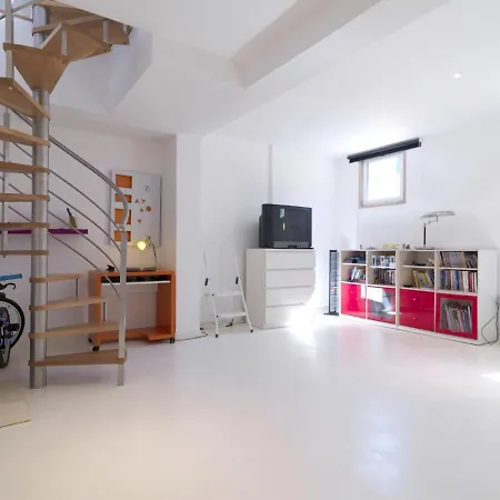 Flh - Restelo Spacious Duplex With View *