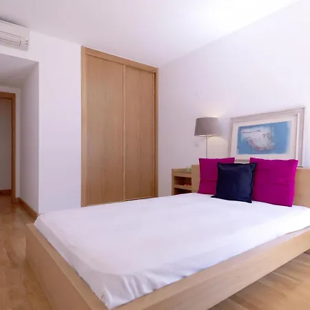 Flh - Restelo Spacious Duplex With View Apartment